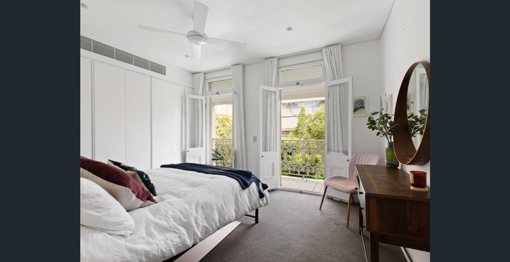 Bellevue 16 * Sydney